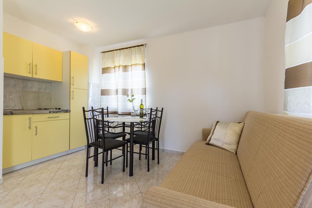 Apartments Alba 法扎纳 外观 照片